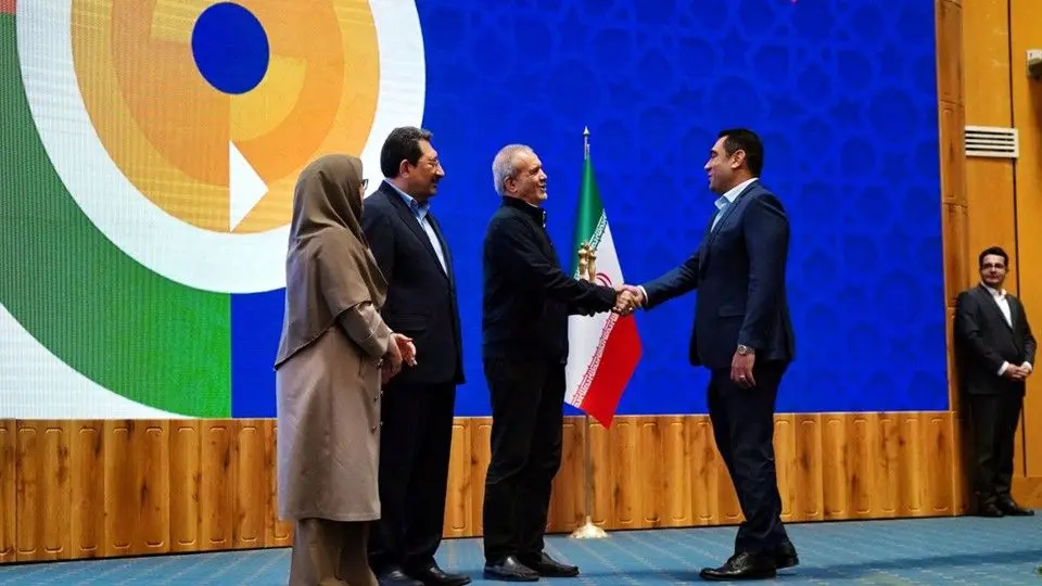 اخذ گواهینامه «واحد نمونه ملی در کنترل کیفیت» توسط تکدان کیشت و صنعت