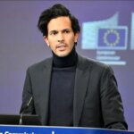 اروپا: تنها راه حل پایدار مشکل هسته ای ایران مذاکره است/ به تلاش های دیپلماتیک ادامه می دهیم