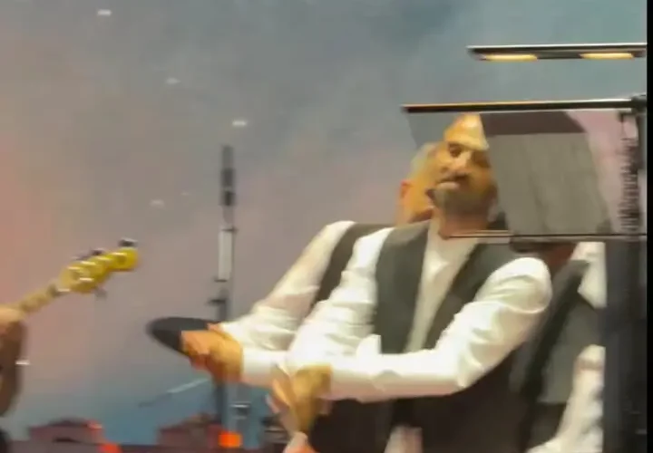 استایل و گریم متفاوت الناز شاکردوست در کنسرت مهران مدیری 25 استایل و گریم متفاوت الناز شاکردوست در کنسرت مهران مدیری