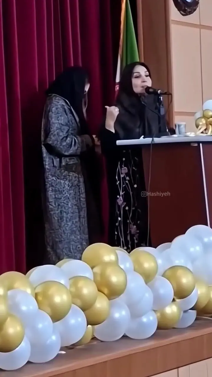 اشک شوق در جشن فارغ التحصیلی دکتری روانشناسی بهنوش طباطبایی 1 اشک شوق در جشن فارغ التحصیلی دکتری روانشناسی بهنوش طباطبایی