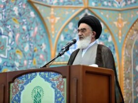 امام جمعه قم: آمریکا لیاقت مذاکره با ایران را ندارد