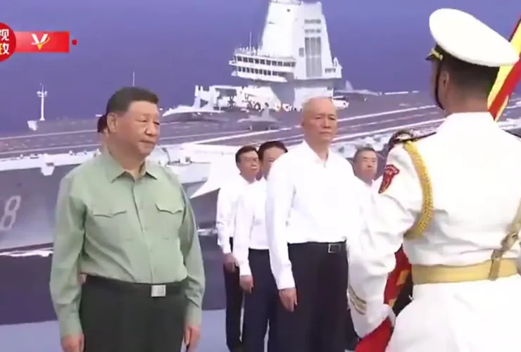 اولین ناو هواپیمابر چین با سیستم پرتاب الکترومغناطیسی 32 اولین ناو هواپیمابر چین با سیستم پرتاب الکترومغناطیسی