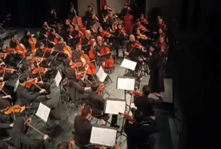 با صدای بلند و تاثیرگذار؛ ارکستر سمفونیک تهران برای اولین بار به رهبری یک زن اجرا کرد