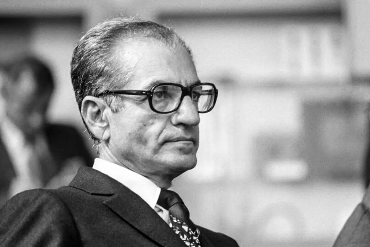 بازدید محمدرضا پهلوی از دبیرستان البرز; سال 1353