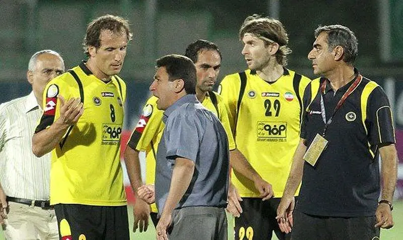 بازگشت کاپیتان جنجالی پرسپولیس از اصفهان با تماس مشکوک 4 vnludrtl7