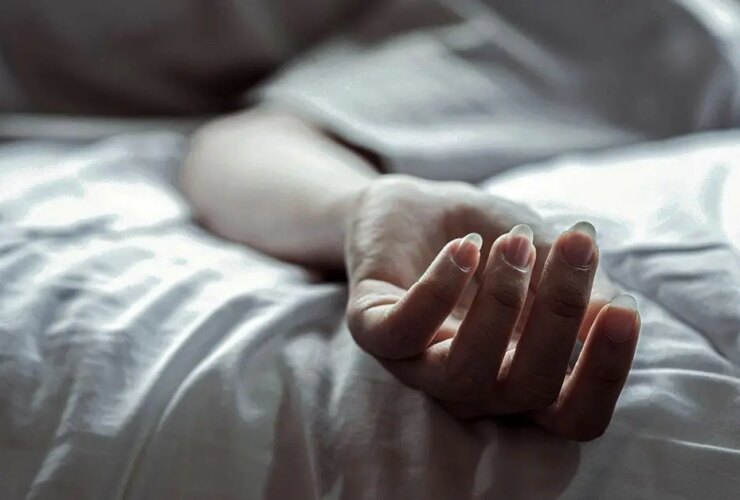 بدن زن جوان پس از تزریق ژل بی کیفیت سوخت