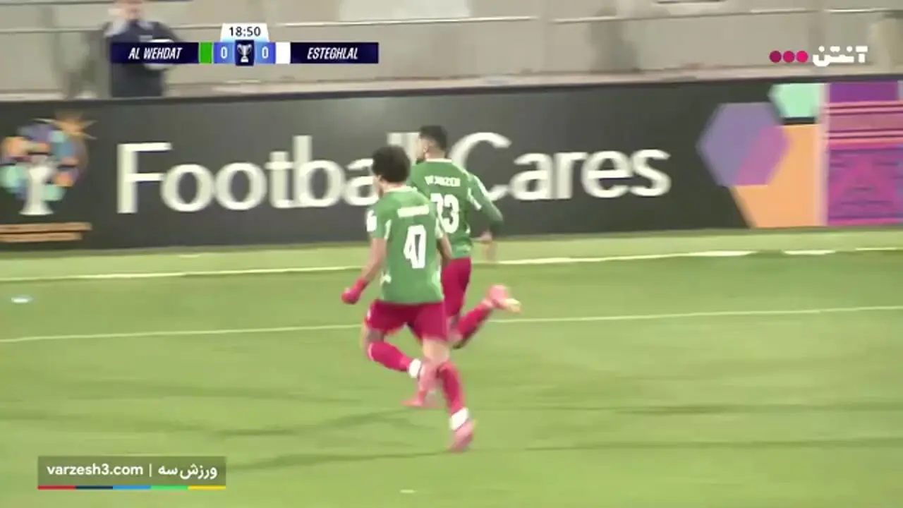 برای دیدن؛ اولین گل وحدت مقابل استقلال از نبهان در دقیقه 19 به ثمر رسید.