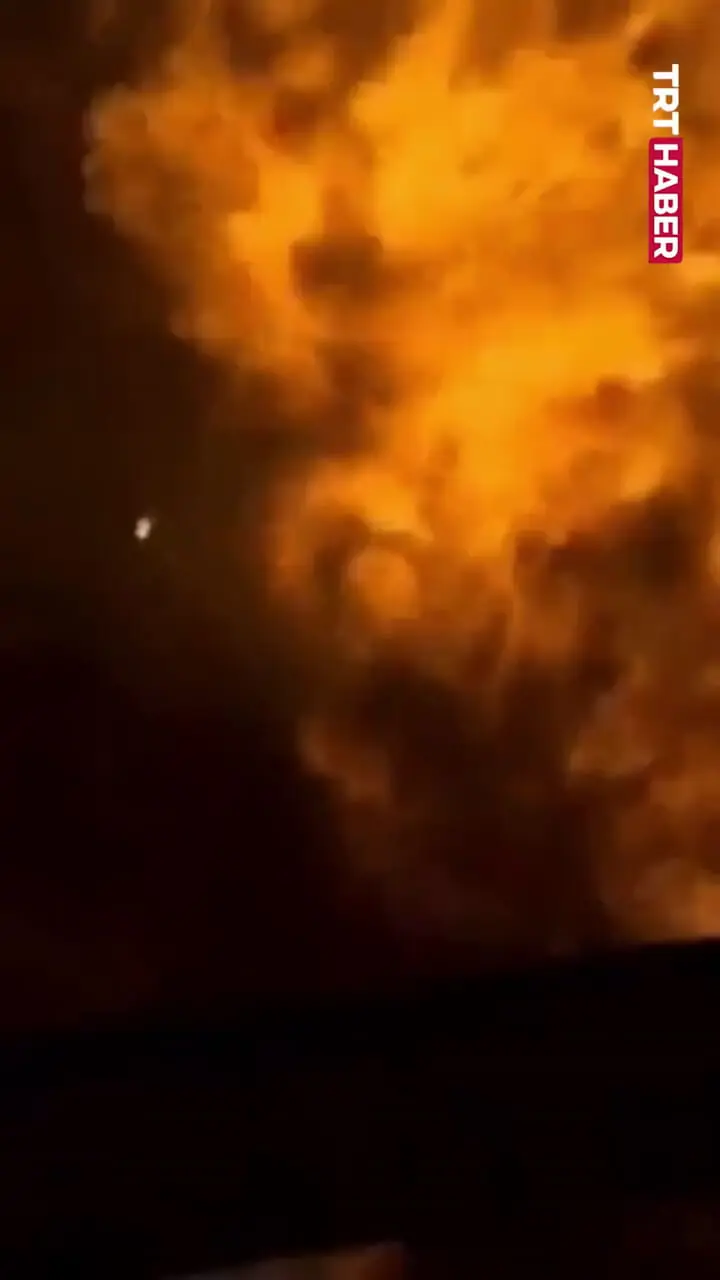 برای دیدن؛ لحظه ای که انفجار ماشین نیویورک را تکان داد 1 برای دیدن؛ لحظه ای که انفجار ماشین نیویورک را تکان داد