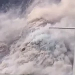 برای دیدن؛ لحظه فروریختن پل در چین