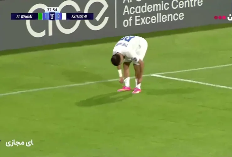 برای دیدن؛ گل اول استقلال مقابل الوحدات را مهران احمدی در دقیقه 38 به ثمر رساند.