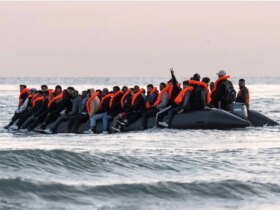 بسته جدید مهاجرت/پناهندگی بریتانیا به اقامت «موقت» تغییر یافت. 8 بسته جدید مهاجرت/پناهندگی بریتانیا به اقامت «موقت» تغییر یافت.