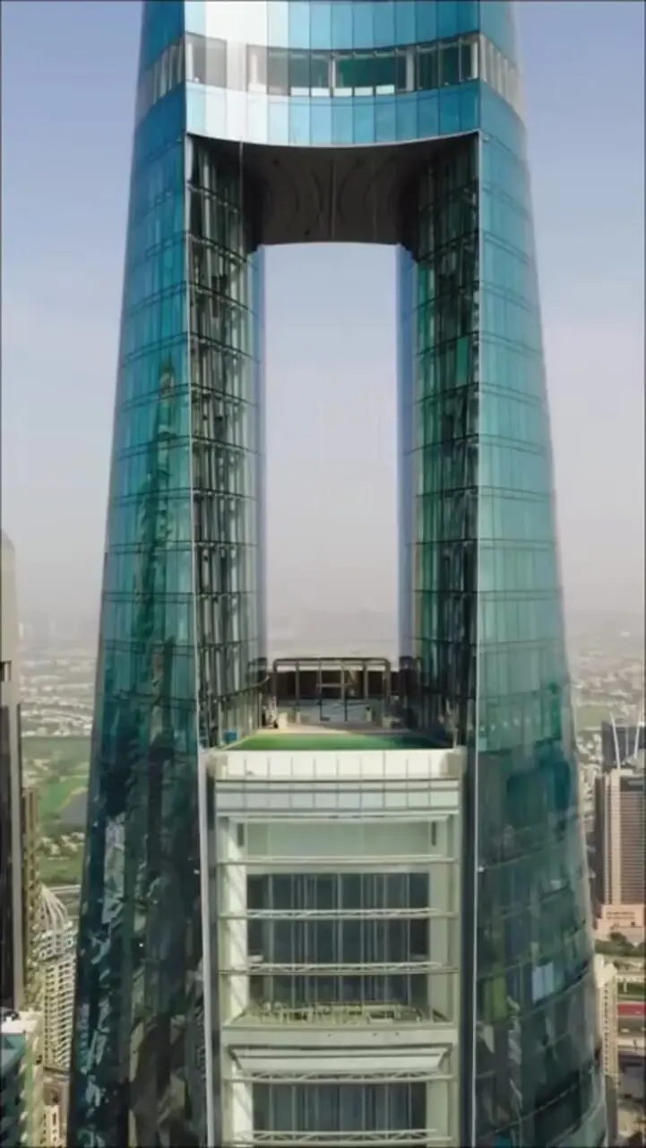 بلندترین هتل جهان در بیخگوش ایران افتتاح شد 1 بلندترین هتل جهان در بیخگوش ایران افتتاح شد