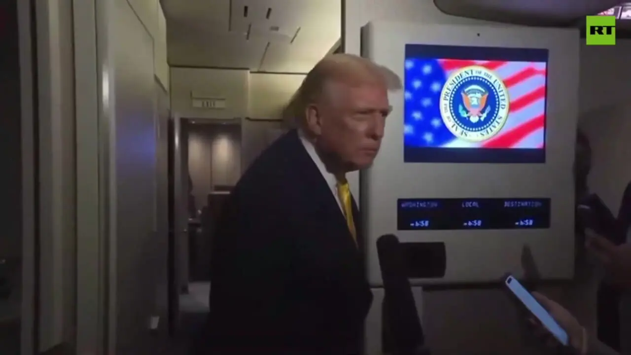 ترامپ به خبرنگاری که از او درباره پرونده اپشتین پرسیده بود گفت: خفه شو! 1 ترامپ به خبرنگاری که از او درباره پرونده اپشتین پرسیده بود گفت: خفه شو!