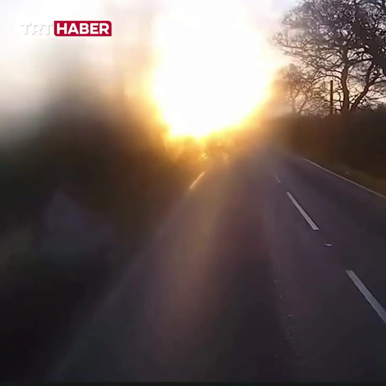 تصادف زنجیره ای کامیون به دلیل مه گرفتگی شیشه