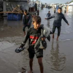 تصاویر; بارندگی بیشتر بر درد مردم غزه افزود