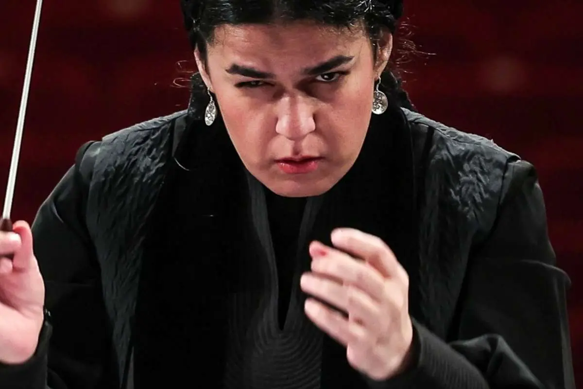 تصاویر; تمرین ارکستر سمفونیک تهران به رهبری پانیذ فریوسفی. 