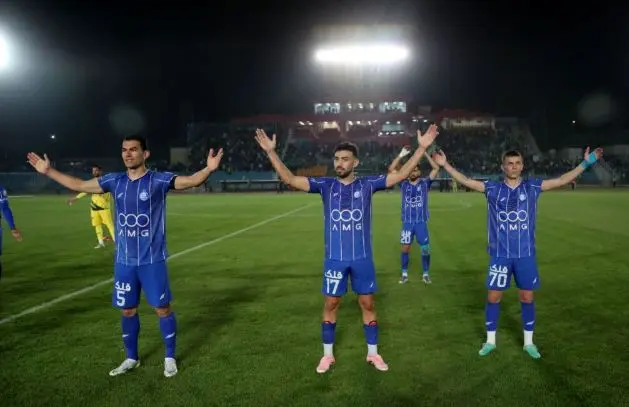 تصاویر حاشیه ای امارات قبل از بازی استقلال و الوصل 1 تصاویر حاشیه ای امارات قبل از بازی استقلال و الوصل