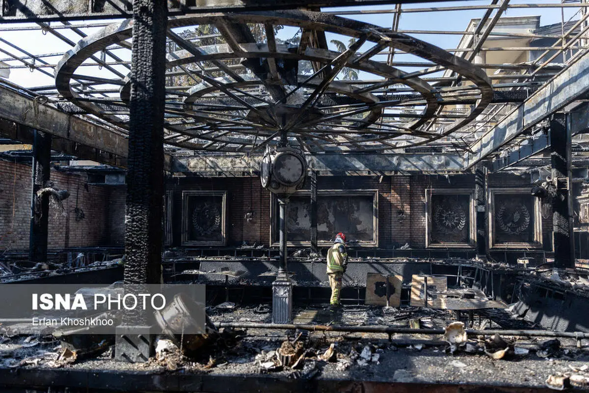 تصاویر; یک رستوران در شهرک غربی بر اثر آتش سوزی آسیب دید