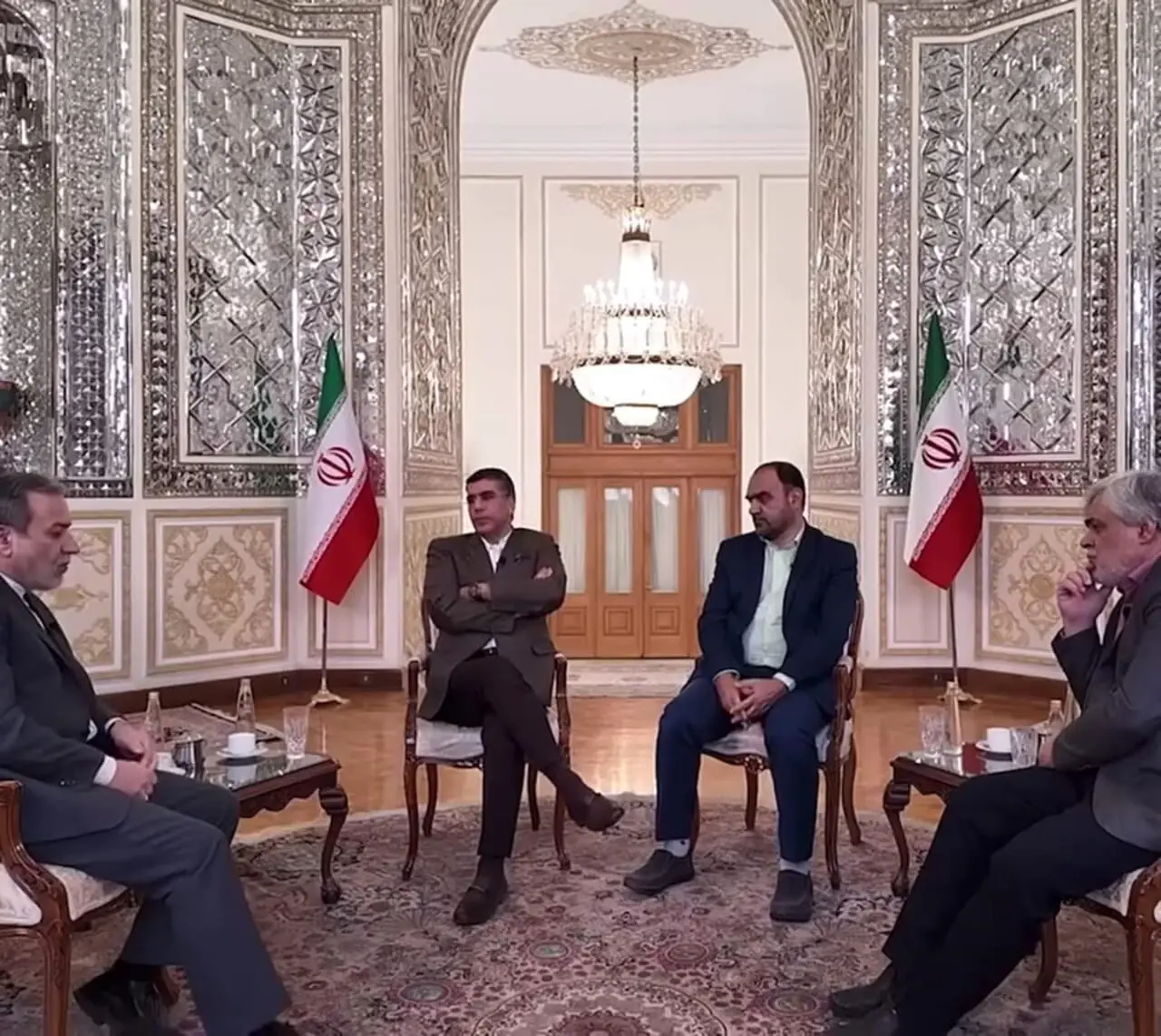 جزئیات پیام های خصوصی عراقچی و ویتکاف در واتس اپ