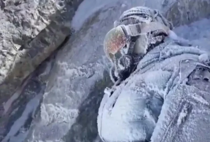 جسد دیگری در اورست پیدا شد 9 جسد دیگری در اورست پیدا شد