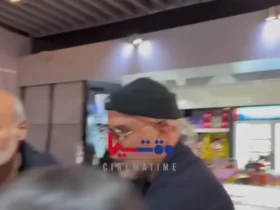 جمشید هاشم پور «شاه نقش» را تماشا کرد. 9 جمشید هاشم پور «شاه نقش» را تماشا کرد.