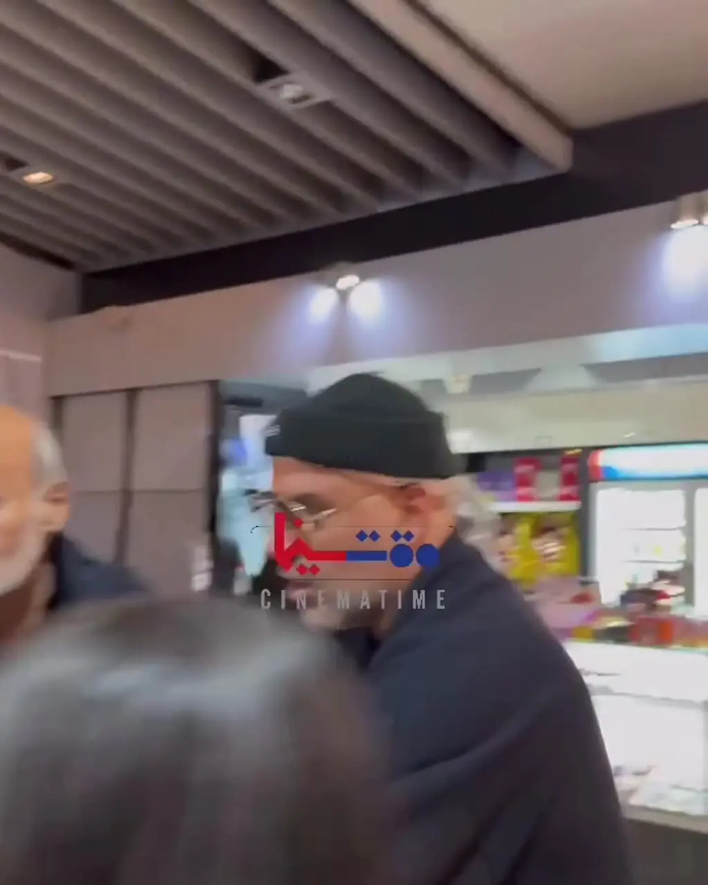 جمشید هاشم پور «شاه نقش» را تماشا کرد.