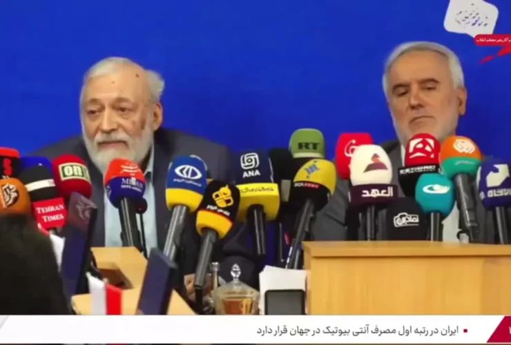 جواد لاریجانی: ایران می تواند در کمتر از دو هفته بمب اتم بسازد، اما فتوای رهبری مانع این کار می شود.