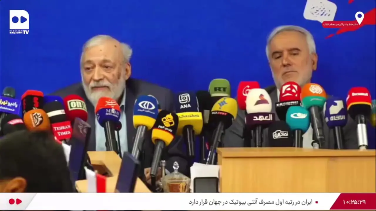 جواد لاریجانی: ایران می تواند در کمتر از دو هفته بمب اتم بسازد، اما فتوای رهبری مانع این کار می شود.