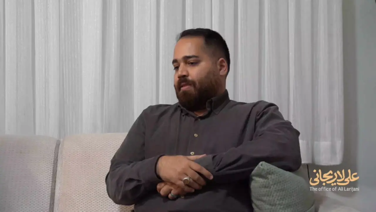 حضور لاریجانی در منزل شهید حاج رمضان