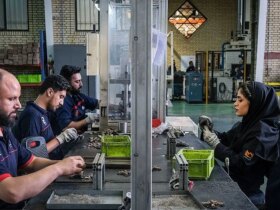 حقوق بگیران با رشد تورم دست و پنجه نرم می کنند/ مردم می خواهند قدرت خریدشان افزایش یابد نه حقوقشان