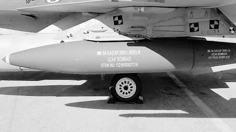 خشم بمبی غیر اتمی است که استخوان های انسان را آب می کند 4 000000000000000000000000