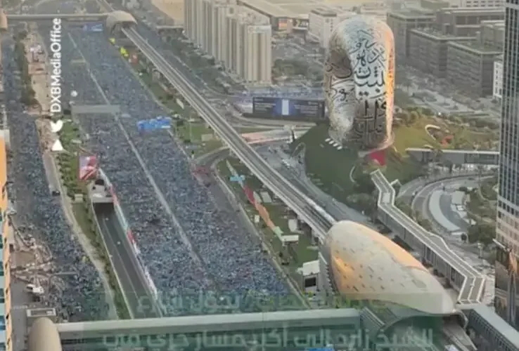 خیابان شیخ زاید دبی به بزرگترین پیست دویدن عمومی جهان تبدیل شد 20 خیابان شیخ زاید دبی به بزرگترین پیست دویدن عمومی جهان تبدیل شد