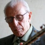 داریوش صافوت; وکیلی که در دانشگاه سوربن موسیقی تدریس می کند