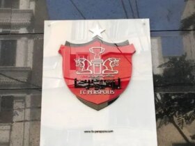 دسته گل هایی که درویش پس از استعفا مدام می فرستاد. مزایده ملک تخت جمشید