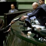 دولت باید به سرعت هزینه ها را کاهش دهد