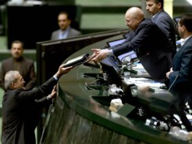 دولت باید به سرعت هزینه ها را کاهش دهد