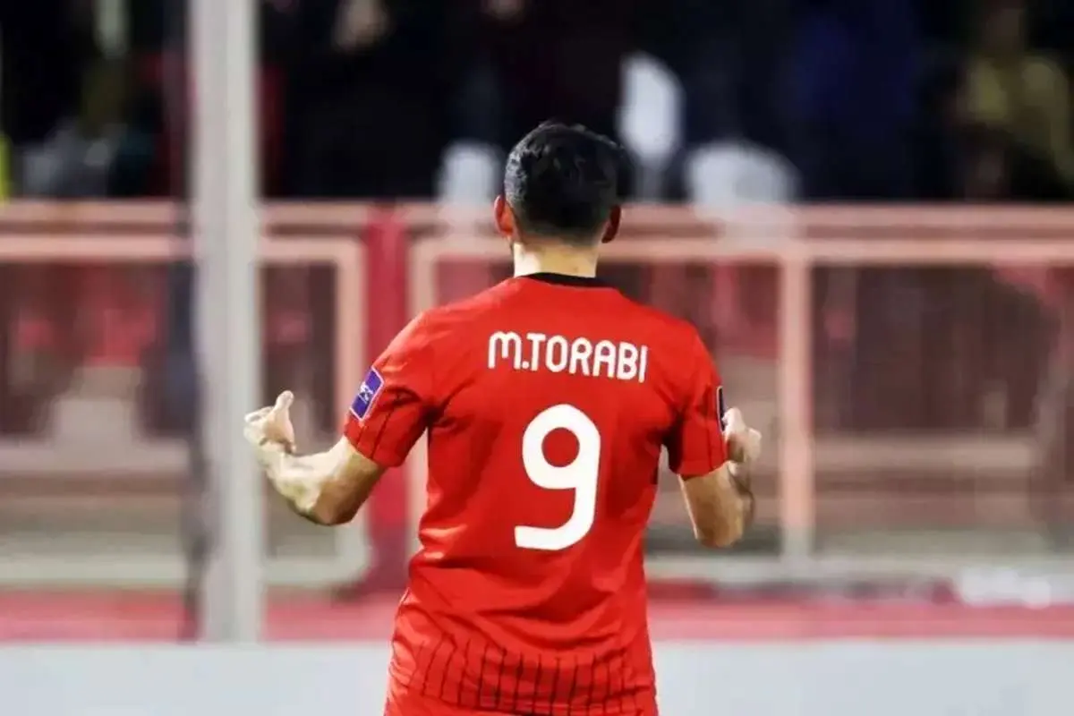 دیدار رده‌بندی تراکتور و پرسپولیس در ورزشگاه یادگار تبریز