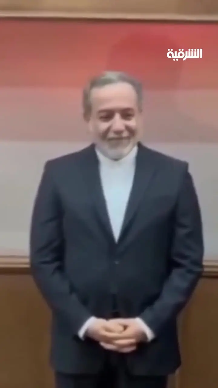 رسانه های عربی از احترام عراقچی به معلمش تمجید کردند 1 رسانه های عربی از احترام عراقچی به معلمش تمجید کردند