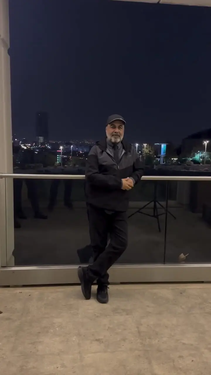 رضا عطاران در مراسم اختتامیه بیست و پنجمین جشنواره 1 رضا عطاران در مراسم اختتامیه بیست و پنجمین جشنواره