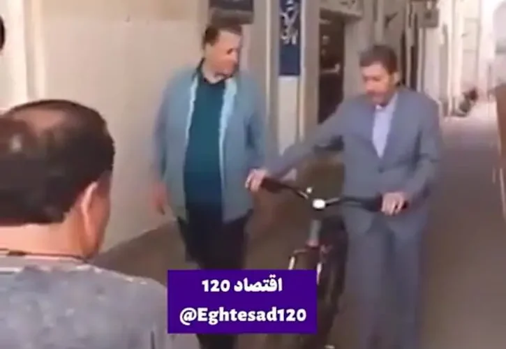 رفتار عجیب و تبلیغاتی استاندار اصفهان/ سلام دیوار! 19 رفتار عجیب و تبلیغاتی استاندار اصفهان/ سلام دیوار!