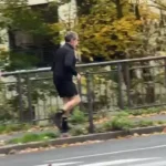 سارکوزی برای اولین بار پس از آزادی از زندان در انظار عمومی ظاهر شد