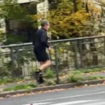 سارکوزی برای اولین بار پس از آزادی موقت از زندان لاسانته در انظار عمومی ظاهر شد