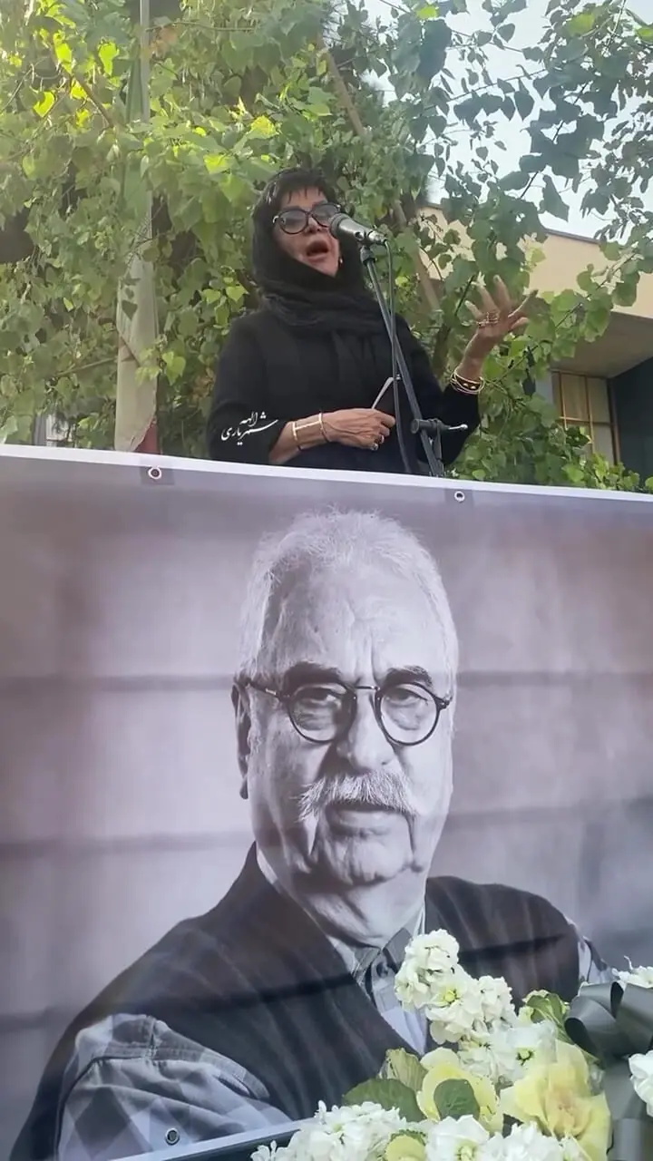 سخنرانی احساسی فرزانه کابلی در مراسم ختم همسرش هادی مرزبان 1 سخنرانی احساسی فرزانه کابلی در مراسم ختم همسرش هادی مرزبان