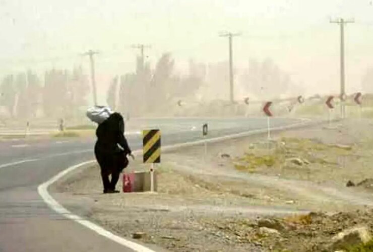 سرعت طوفان در زابل به ۱۱۲ کیلومتر در ساعت رسید