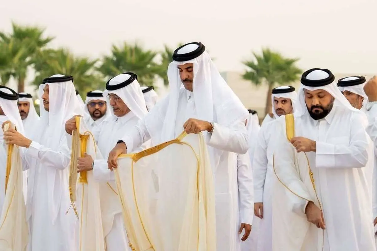 شرکت امیر قطر در نماز باران