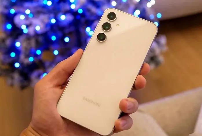 شنبه 17 آبان 1404/ ارزان ترین گوشی پرچمدار سامسونگ، شیائومی و آیفون امروز چقدر است؟