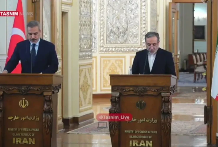 عراقچی: ایران و ترکیه بر رفع موانع تجاری و اقتصادی تاکید کردند 19 عراقچی: ایران و ترکیه بر رفع موانع تجاری و اقتصادی تاکید کردند