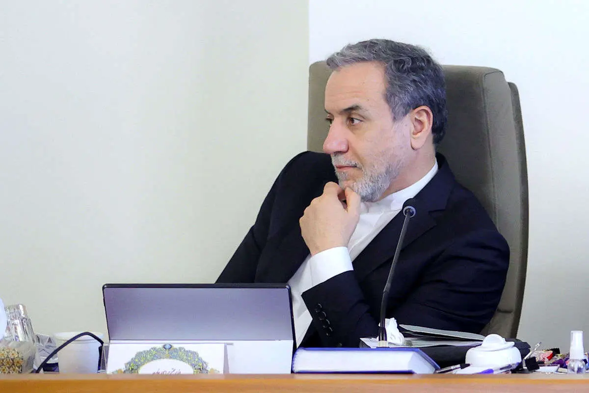 عراقچی به پاریس می رود