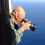 عکاسی در طوفان؛ وقتی در هواپیما باز می شود