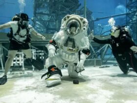 فضانوردان ناسا با لباس فضایی جدید خود به زیر آب رفتند!